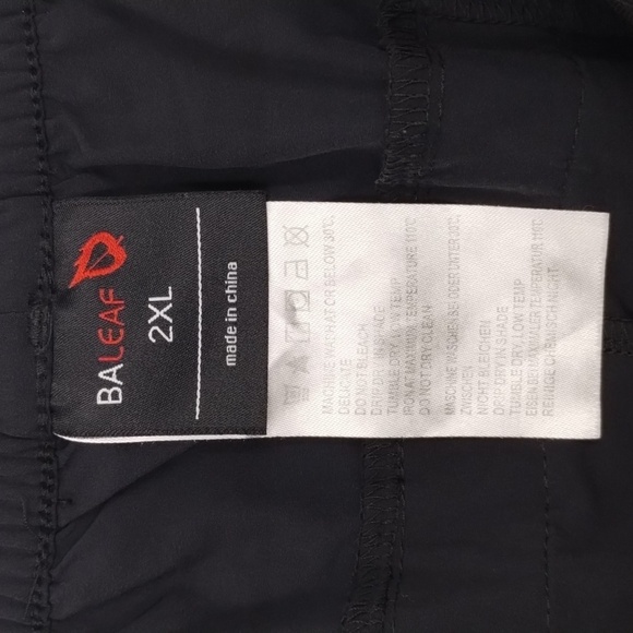 BALEAF black size 2XL shorts, side zip pockets and back pockets - Picture 5 of 10